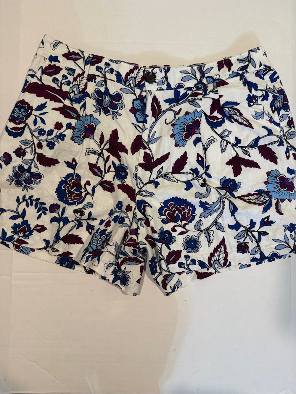 Liz Claiborne Linen Blend White Floral  Shorts with Blue & Burgundy Print